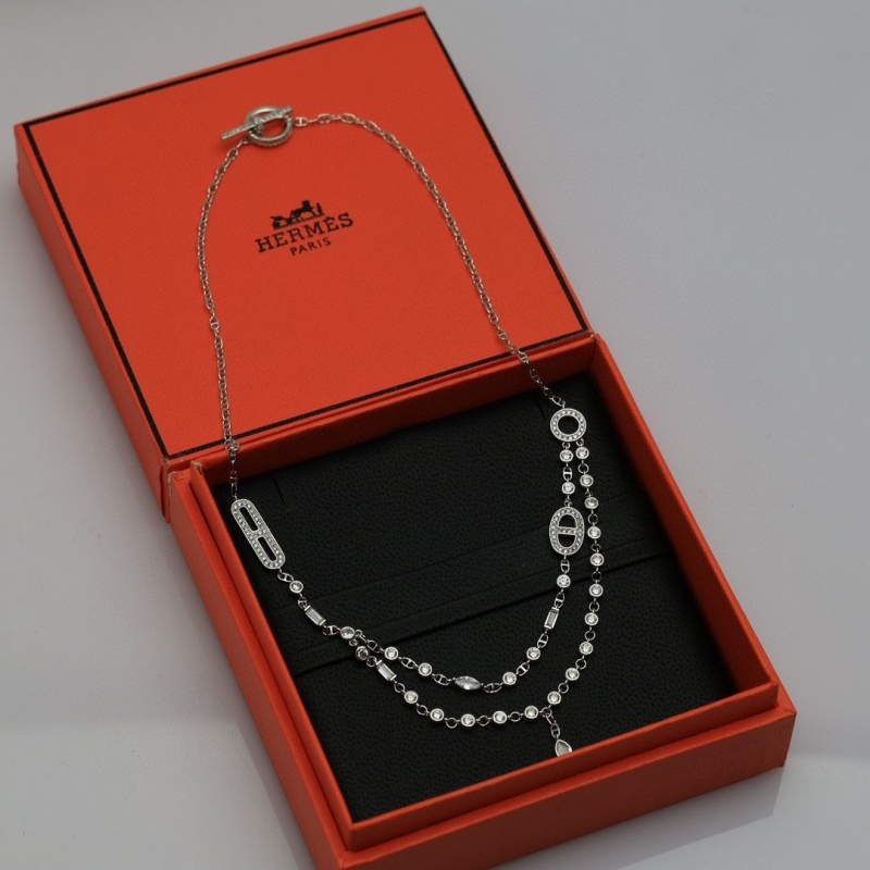 H**me5 necklaces